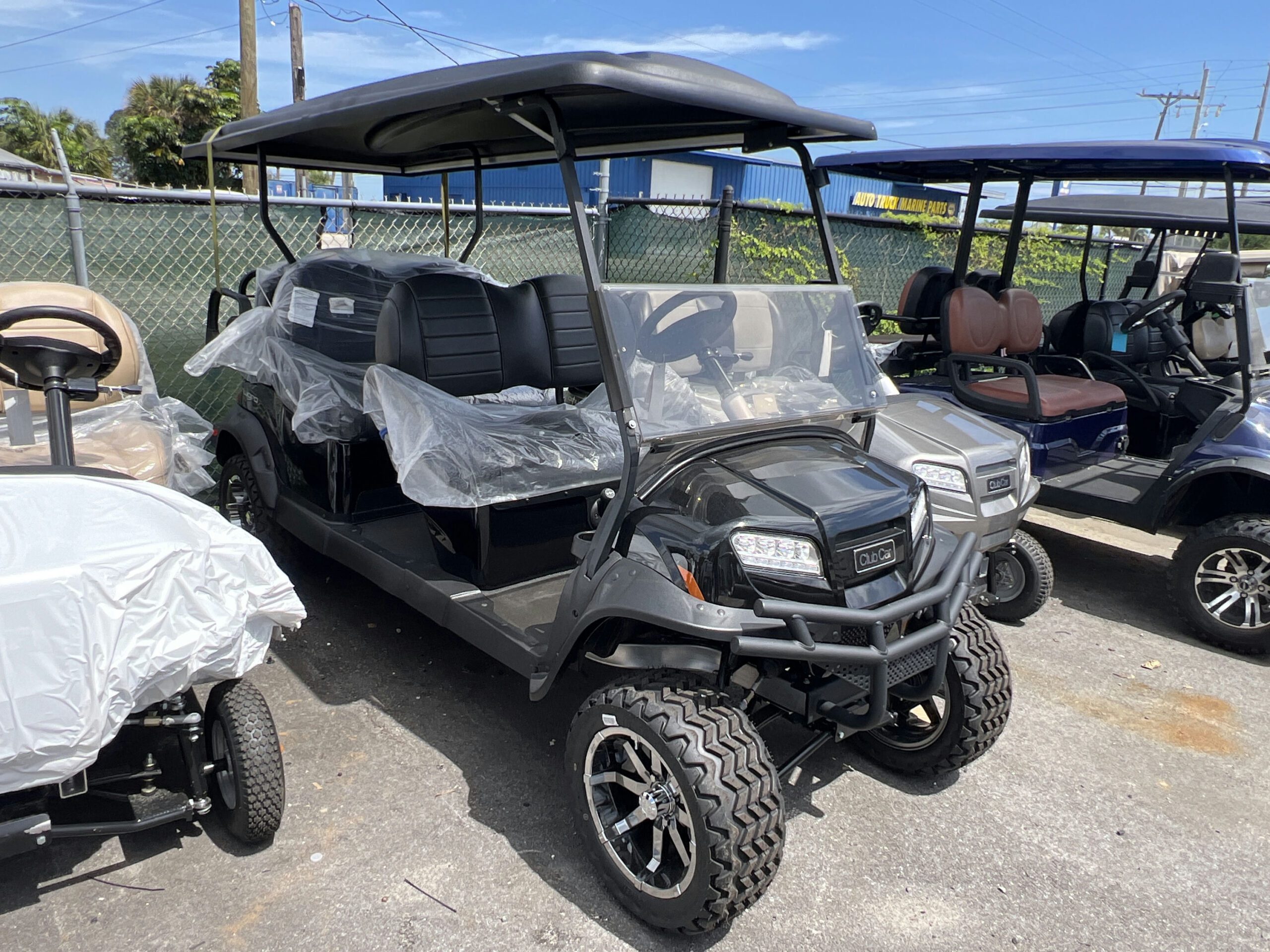 Club Car Onward, 6-PASS, EFI GAS, Lifted