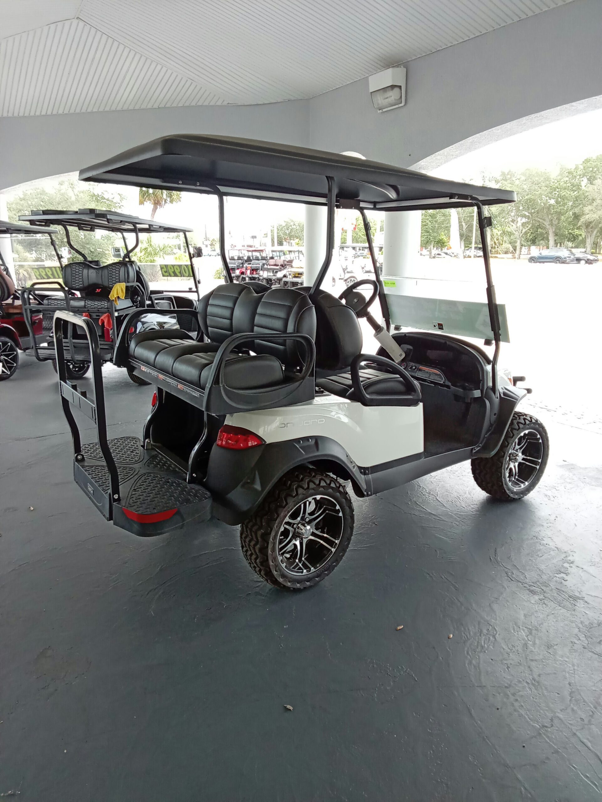 Club Car Onward, 4-PASS, EFI GAS, Lifted