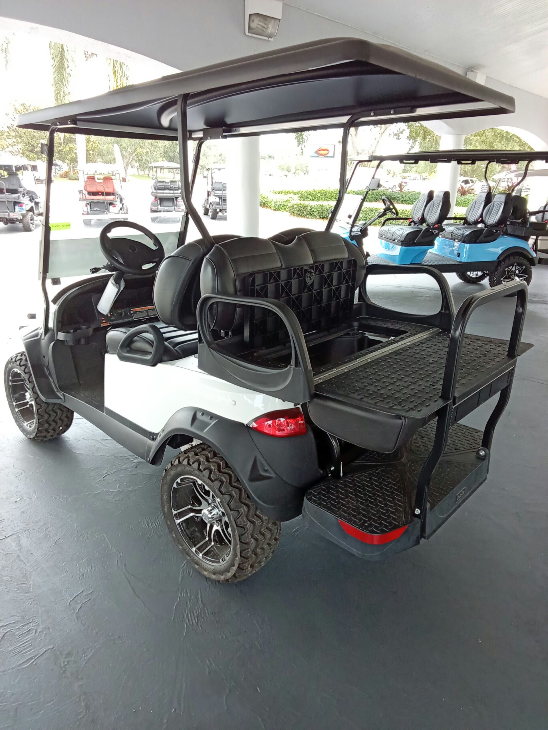 Club Car Onward, 4-PASS, EFI GAS, Lifted