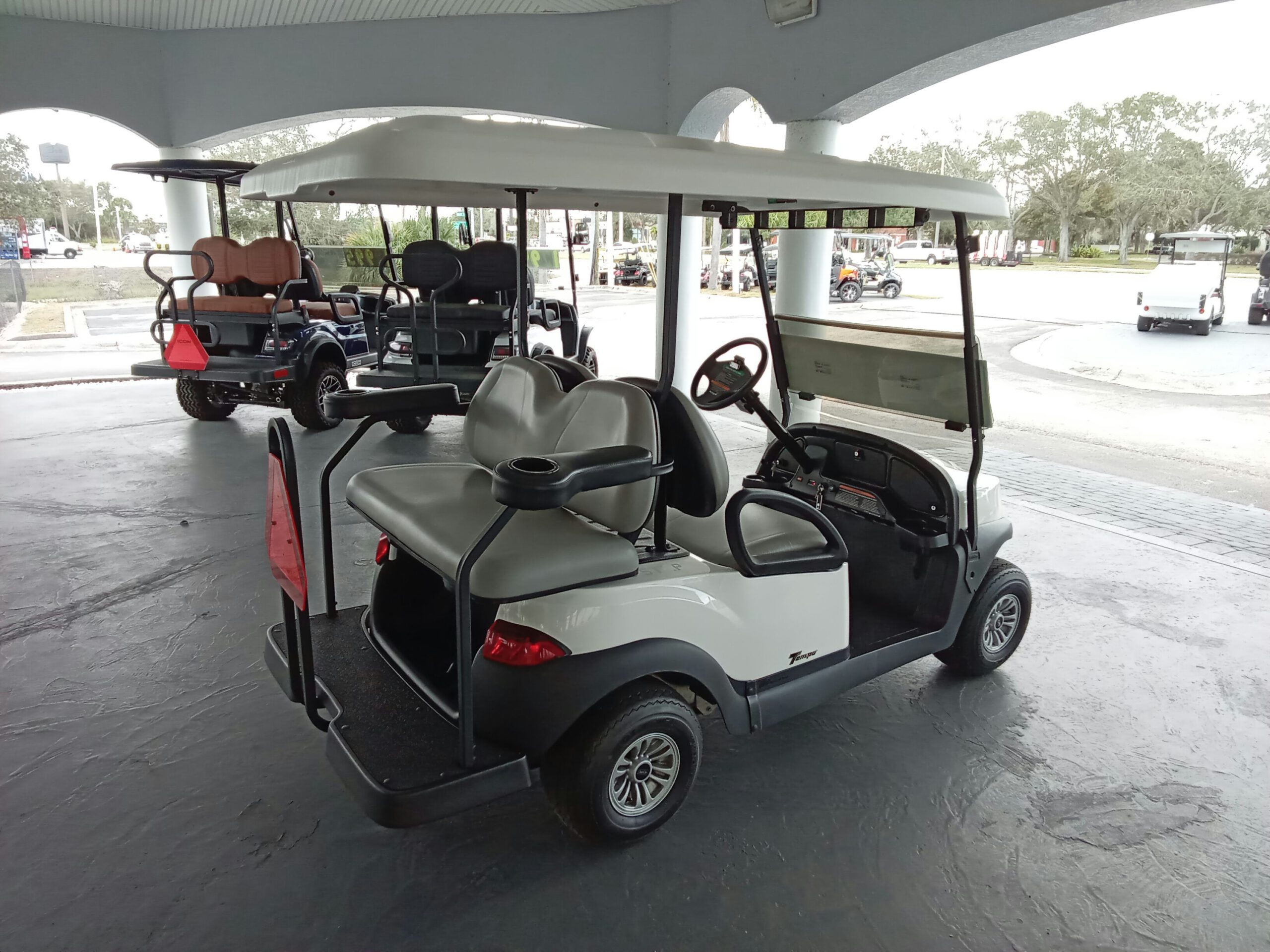 Club Car Tempo, 4-PASS,  ELECTRIC, Non-lifted