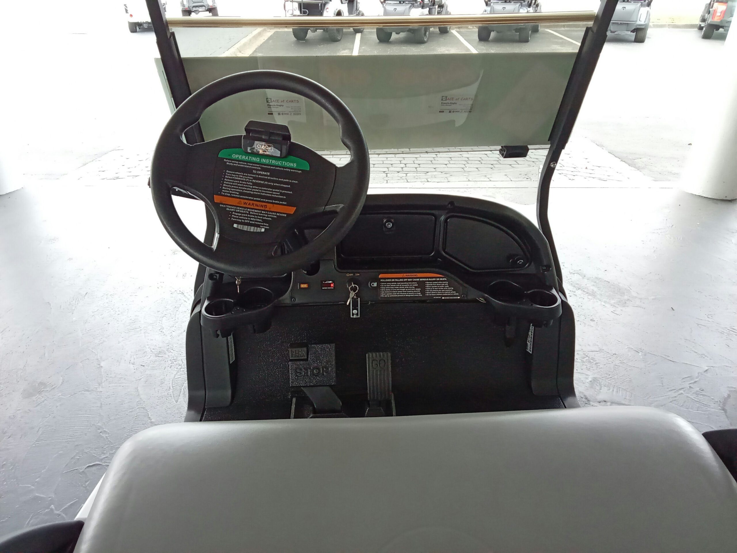 Club Car Tempo, 4-PASS,  ELECTRIC, Non-lifted