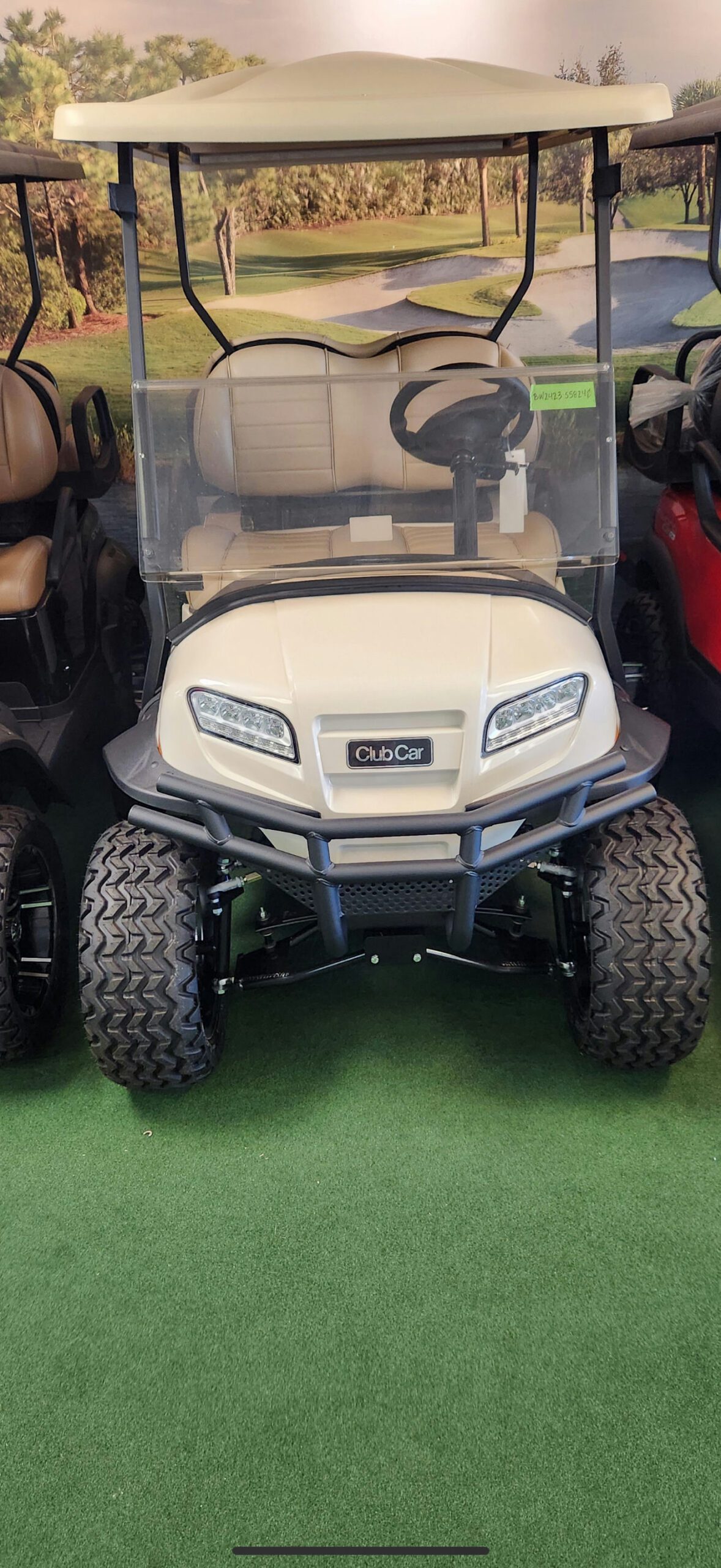 Club Car “Onward 

“, 4-PASS, EFI GAS, Lifted