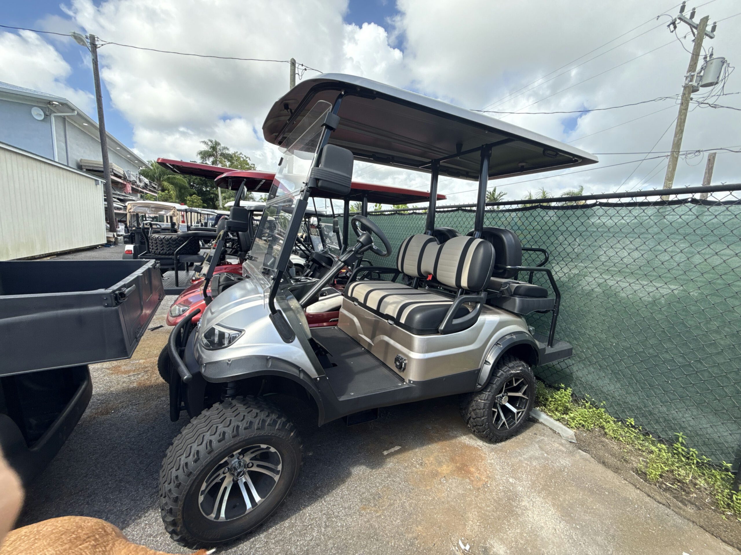 Icon I40L, 4-PASS, AGM ELECTRIC, Lifted