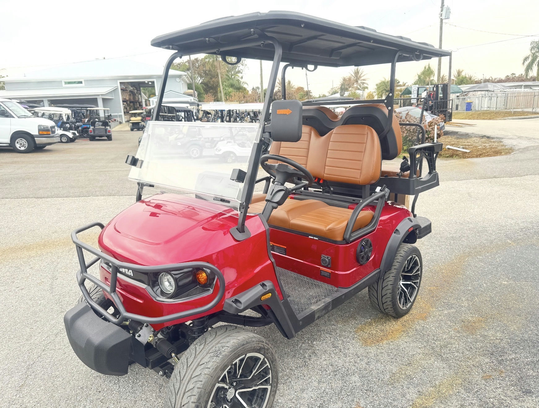 Solana Solana F – 4P(2+2), 4-PASS,  ELECTRIC, Lifted